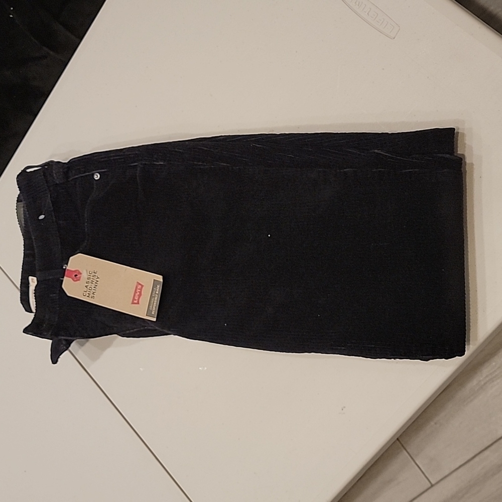 LEVI COURDEROY CLASSIC MID RISE SKINNY JEANS.